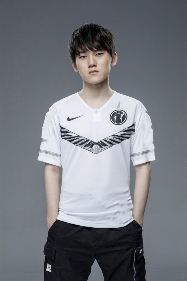 BLUEJAYS 在 Fragadelphia x Block 2025 赛事中获胜后，虐待 VRS